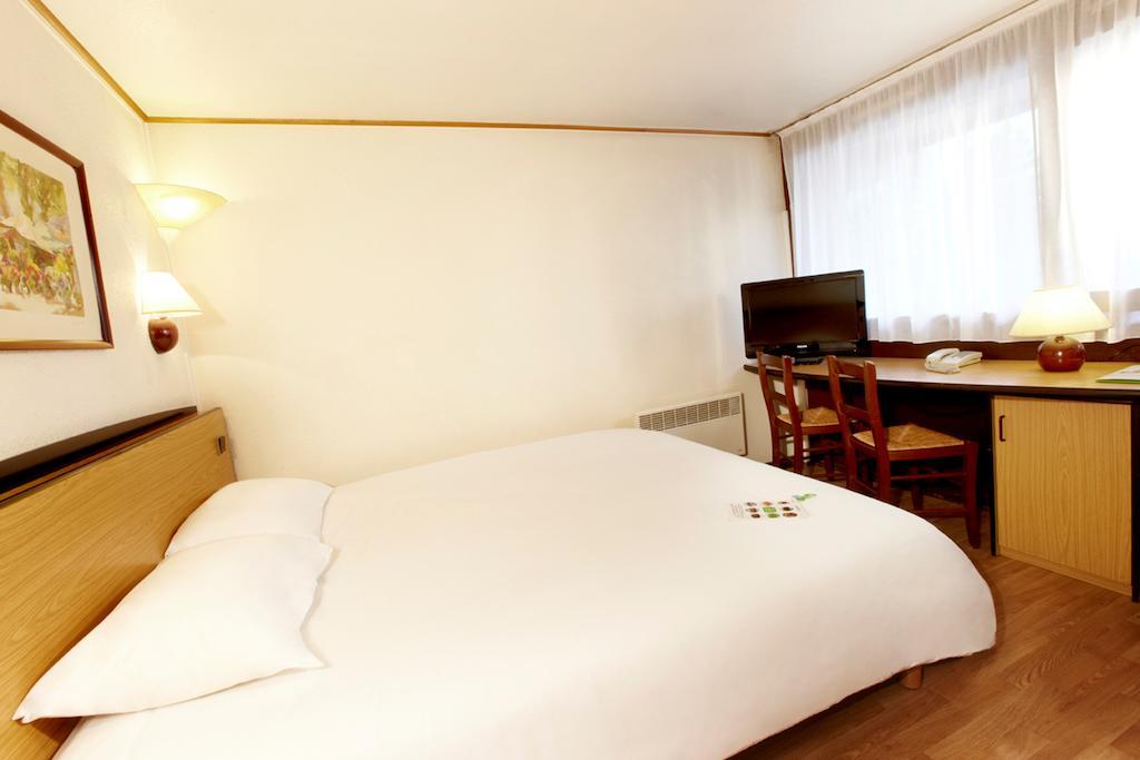Kyriad Direct Marseille Ouest - Мартиг Экстерьер фото