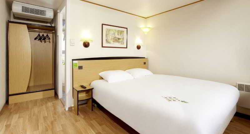 Kyriad Direct Marseille Ouest - Мартиг Экстерьер фото