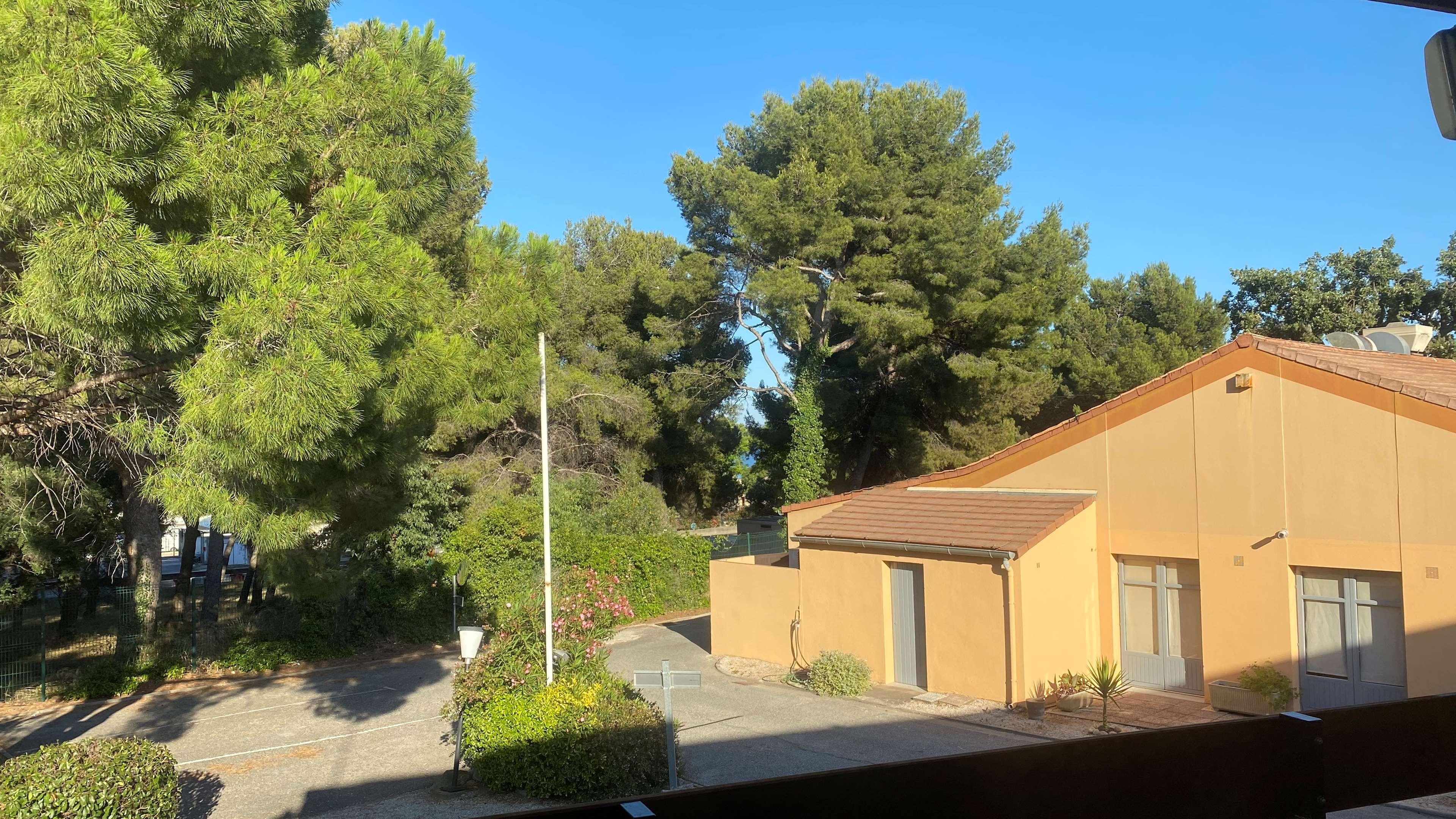Kyriad Direct Marseille Ouest - Мартиг Экстерьер фото