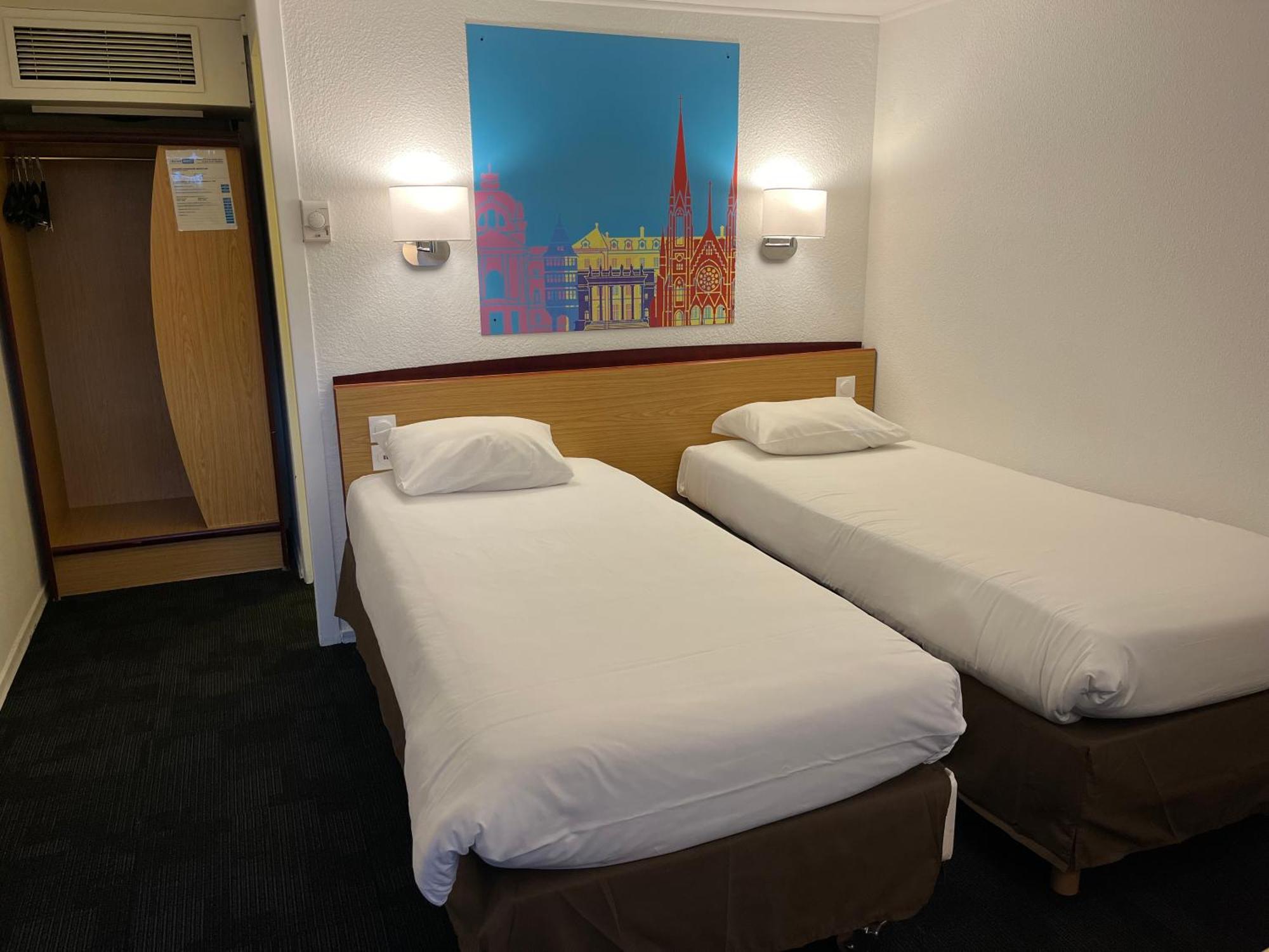 Kyriad Direct Marseille Ouest - Мартиг Экстерьер фото